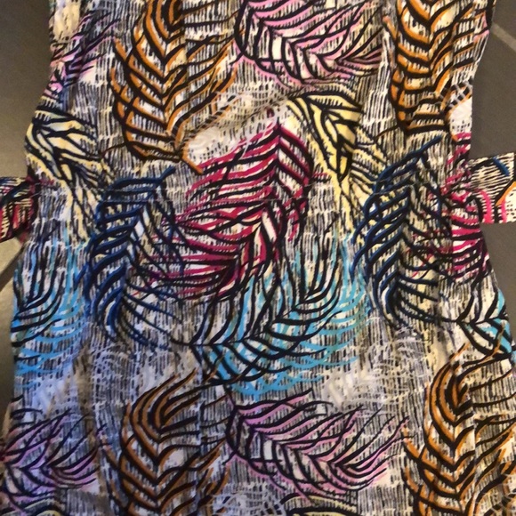 Host Pick! 🤩Colorful Strapless Dress with Leaf Design Size 4 - Picture 9 of 10